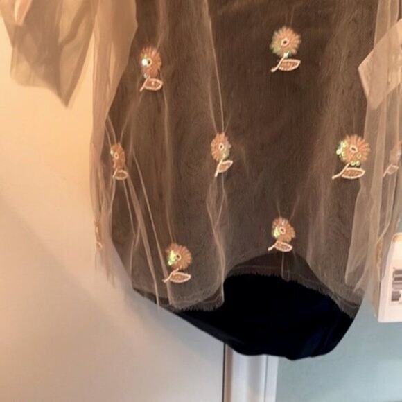 Valentino Ricamato Embellished Blouse champaign colored size 6 - Picture 4 of 9